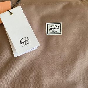 Herschel supply company tote